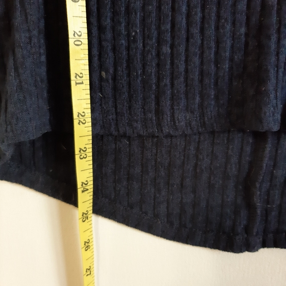 Women's Small Long-sleeve Honey Belle Sweater - Picture 2 of 4